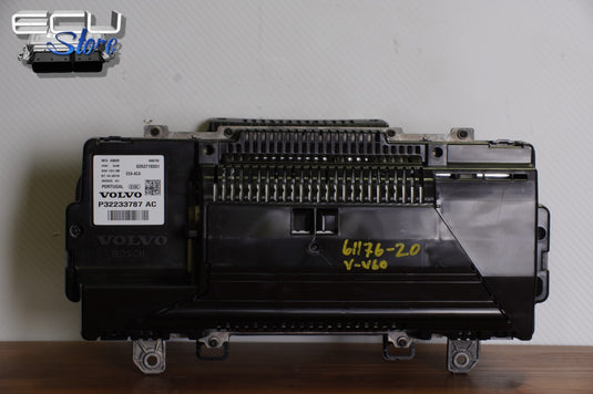 VELOCIMETRO CUADRO INSTRUMENTOS P32233787AC 0263719331  VOLVO V60 2020 17.210 Km1