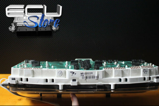 VELOCIMETRO / CUADRO DE INSTRUMENTOS MITSUBISHI PAJERO 1999-2006 - MR550226