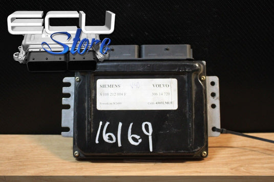 ECU / CENTRALITA MOTOR S108212004 F 30614720 P30614639 VOLVO