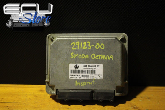 ECU / CENTRALITA MOTOR 06A906019BT 5WP4428 - SKODA OCTAVIA 1.6